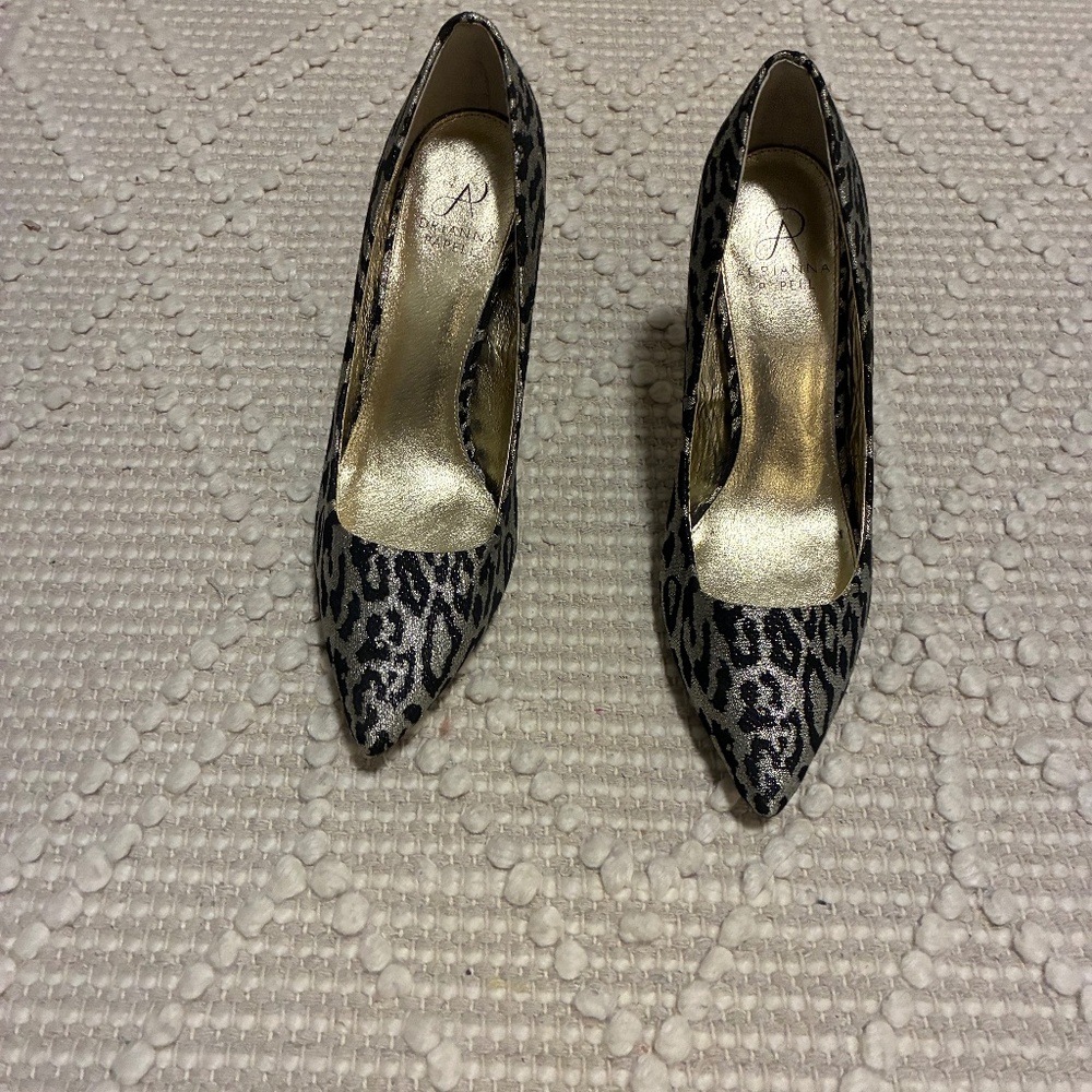 Vintage 1980's pumps